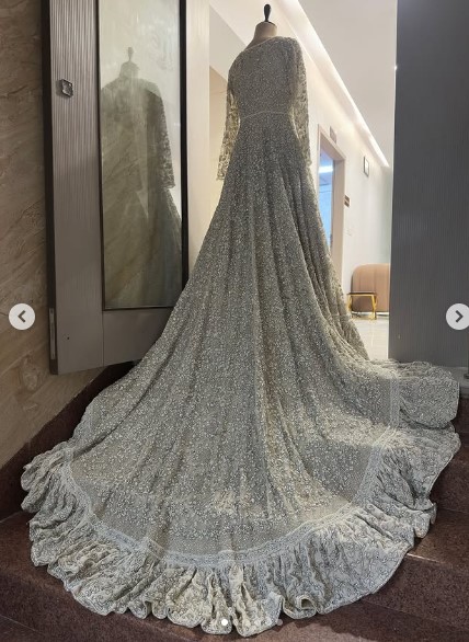 longest gown