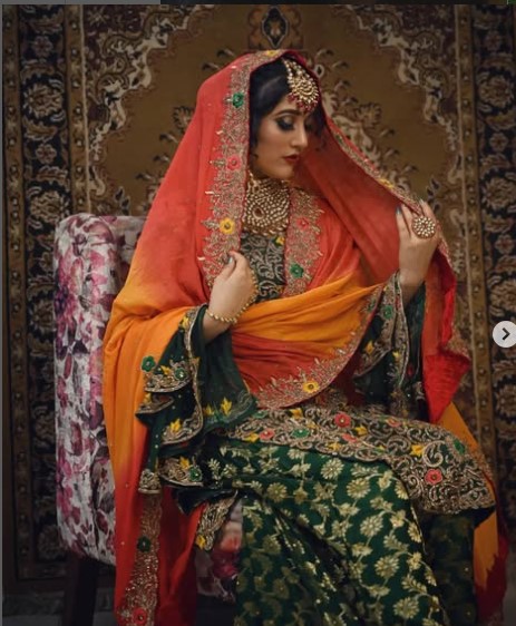 Orange yellow dupata
Handwork Dress
Bollywood Collection